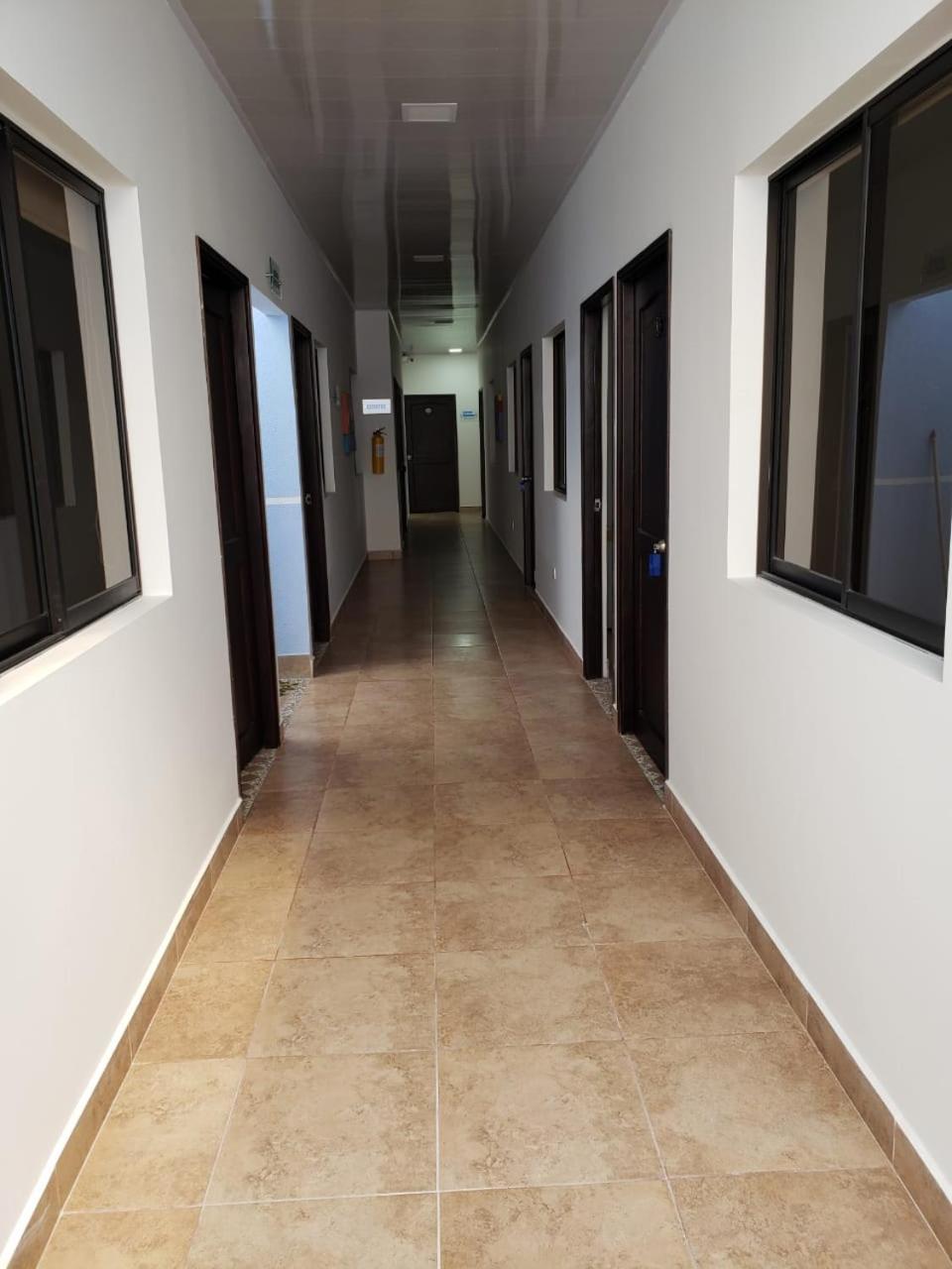 Hotel Puerto Azul Puerto Berrio المظهر الخارجي الصورة